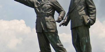 Mengukir Keindahan Alam: Patung Taman Kuningan dan Tembaga Custom Sebagai Ungkapan Seni