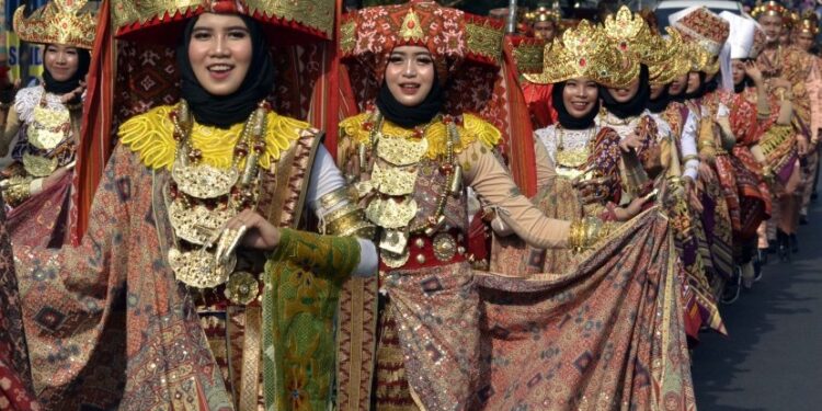 Paket Tour Edukasi: Menjelajahi Keanekaragaman Hayati Lampung