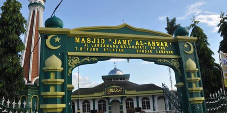 Menapaki Jejak Sejarah: Wisata Religi di Lampung