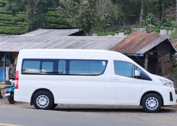 Mengukuhkan Pengalaman Melancong Anda dengan Vogue Trans: Perkhidmatan Sewa Kereta di Bandung