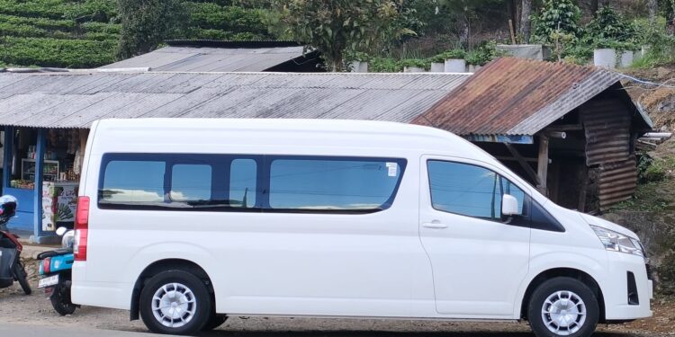 Mengukuhkan Pengalaman Melancong Anda dengan Vogue Trans: Perkhidmatan Sewa Kereta di Bandung