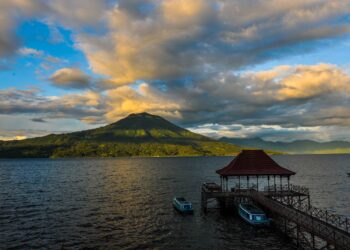 Menikmati Keindahan Danau Ranau: Destinasi Wisata Air di Lampung