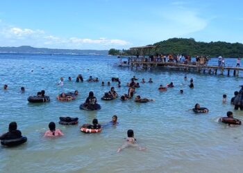 Menikmati Pesona Pantai Mutun: Liburan Seru di Lampung Utara