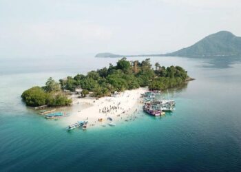 Pesona Alam Pahawang: Surga Tersembunyi di Lampung