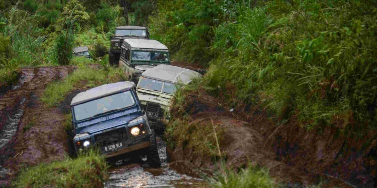 Sewa Jeep Offroad Bandung