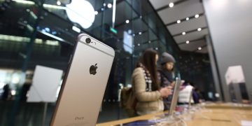 Keuntungan Gadai HP iPhone Dibandingkan Menjual HP